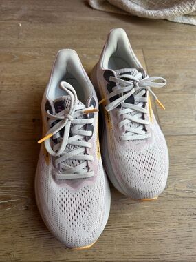 Brooks Ghost